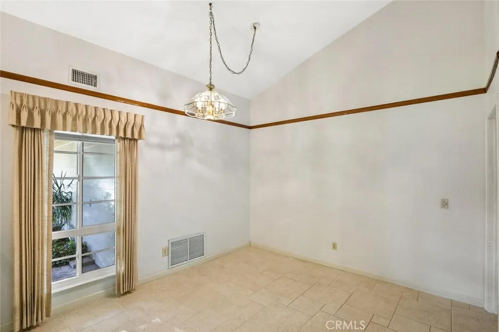 25522 Via Dona Christa, Valencia, California 91355 home-pic-5